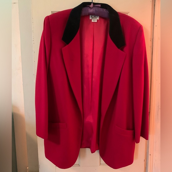 Koret Jackets & Blazers - Vintage 1980s Koret 100% wool red blazer with black velvet trim. Size 14